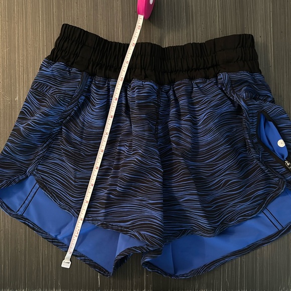 Lululemon shorts - Picture 1 of 6